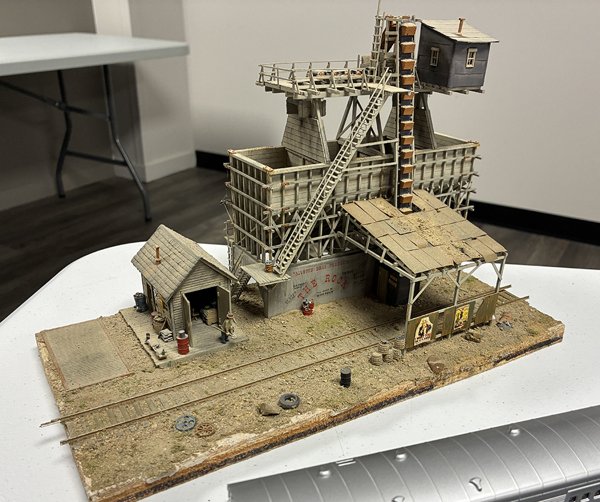 Very detailed material loading and unloading structure from a Craftsman Kit